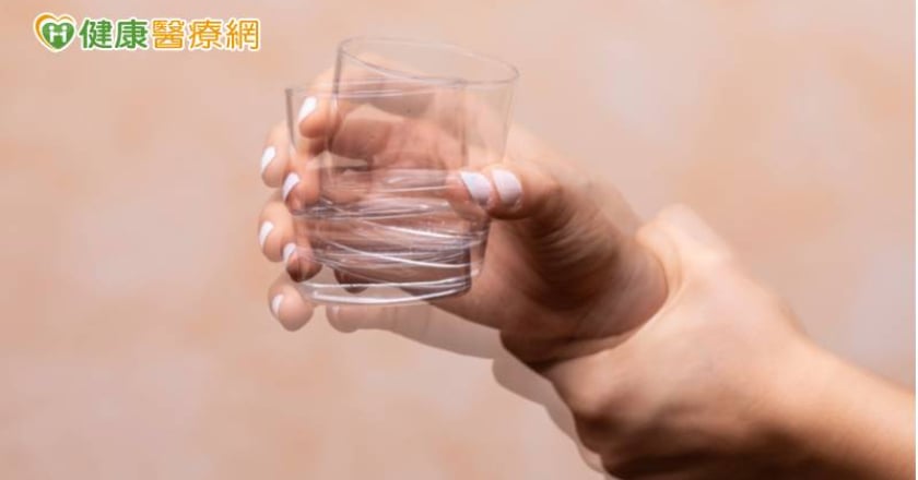 手抖無法拿筷、刷牙　「神波刀」助改善顫抖症