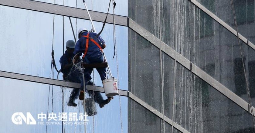 勞動部：上班不超過6天 休息日例假可混搭